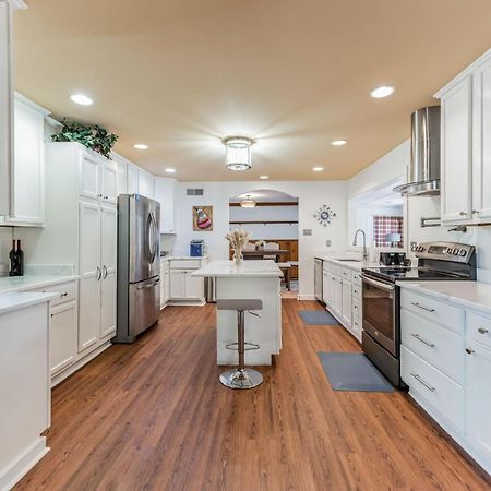 Mins To Graceland Secluded Rambling Ranch Style Home Memphis Eksteriør bilde
