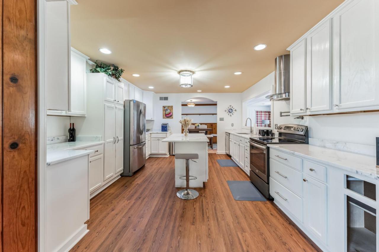 Mins To Graceland Secluded Rambling Ranch Style Home Memphis Eksteriør bilde